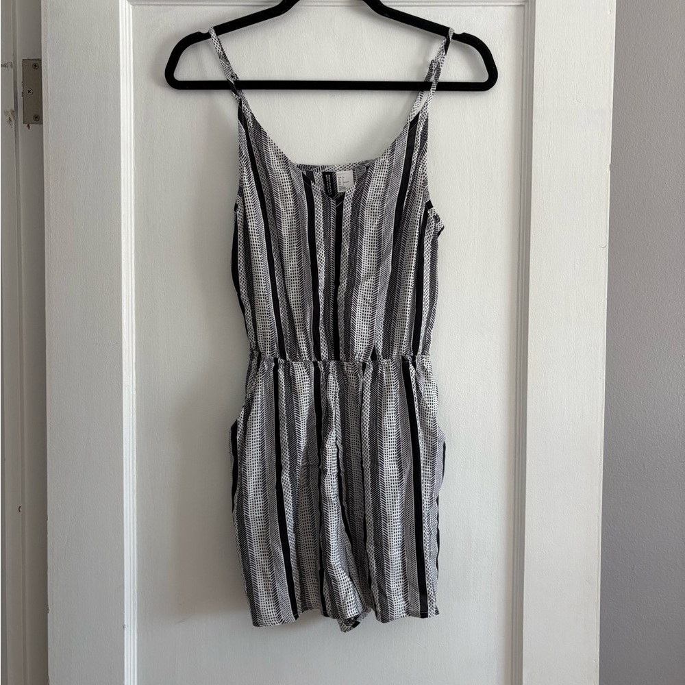 Divided Black and White Striped shorts romper Jumpsuit sleeveless